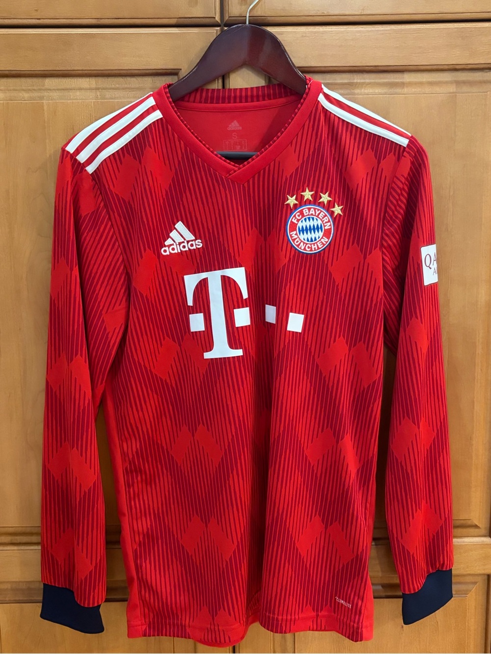 NWT adidas FC Bayern München 2018/19 Home Jersey – Men’s Small